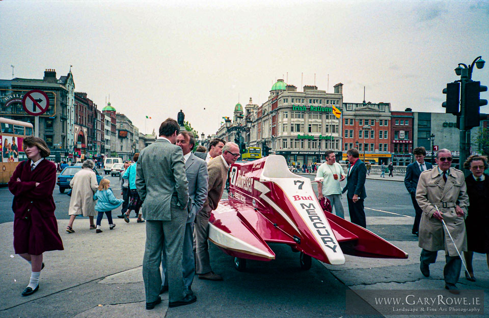 F1-Powerboat-on-O'Connell-Street,-Dublin.jpg