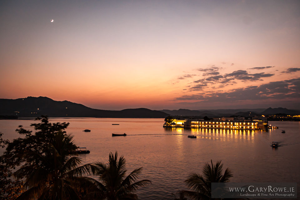 Lake-Pichola-at-Sunset,-Rajasthan.jpg