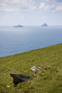 The-Skelligs-from-Bray-Head,-Valentia-Island.jpg